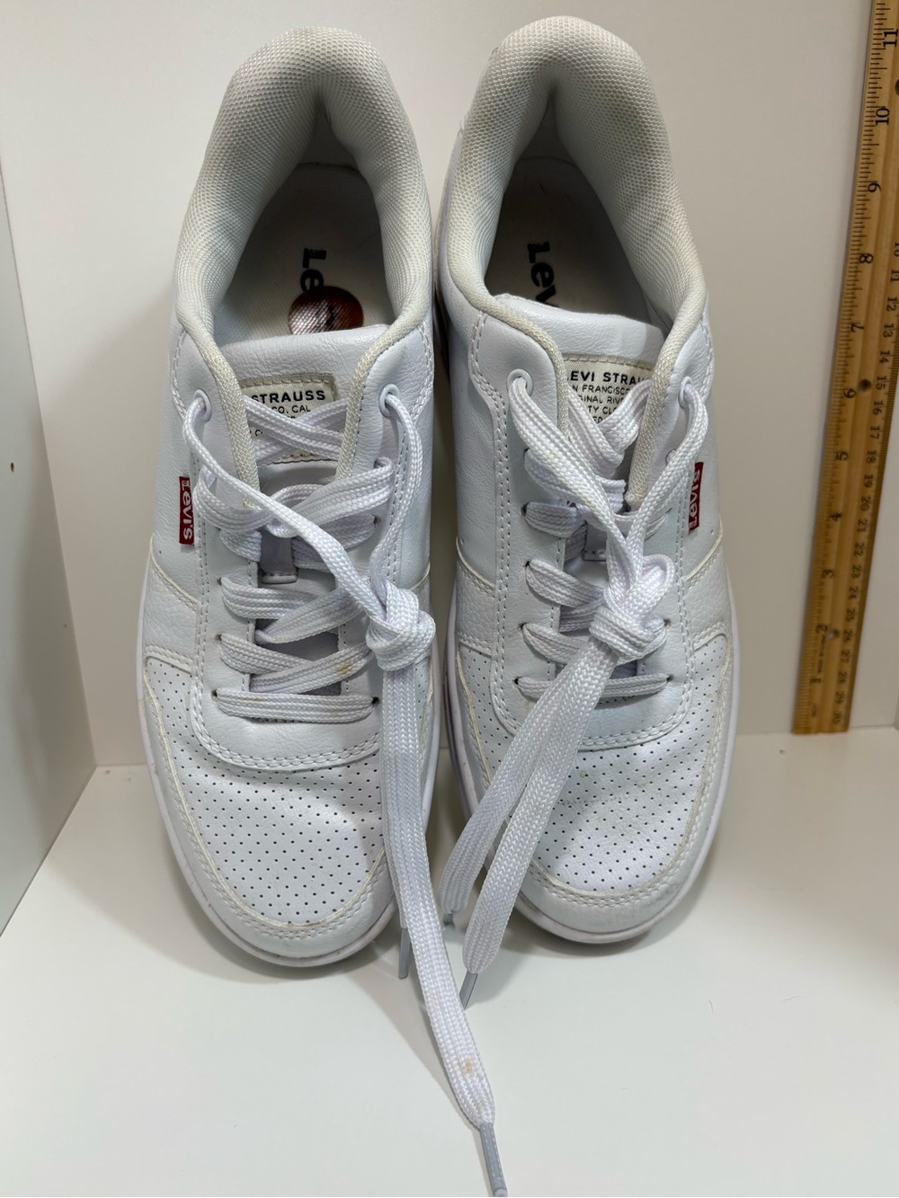 Levi's Strauss Women’s White Casual Sneakers size 8
